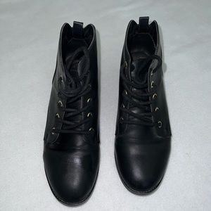 8.5 short black boots